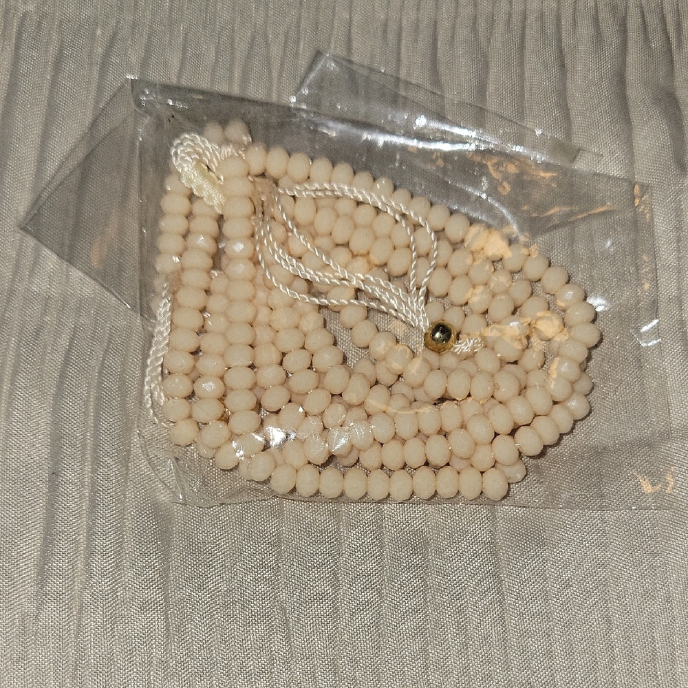 Elegant Cream Beaded Necklace - Picture 1 of 1